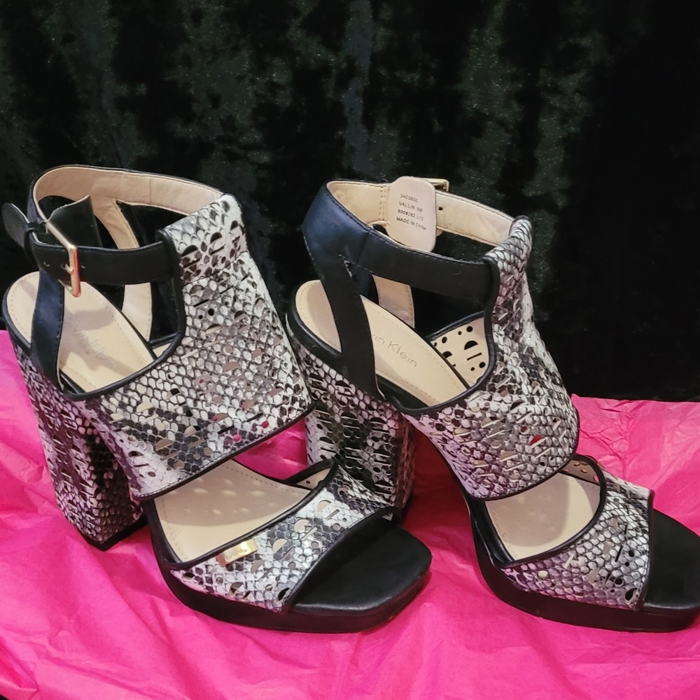 Calvin Klein Vallin Blk & White Python Chunkie He… - image 4